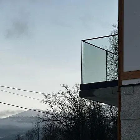 Hugo Family * شكلارسكا بوريبا